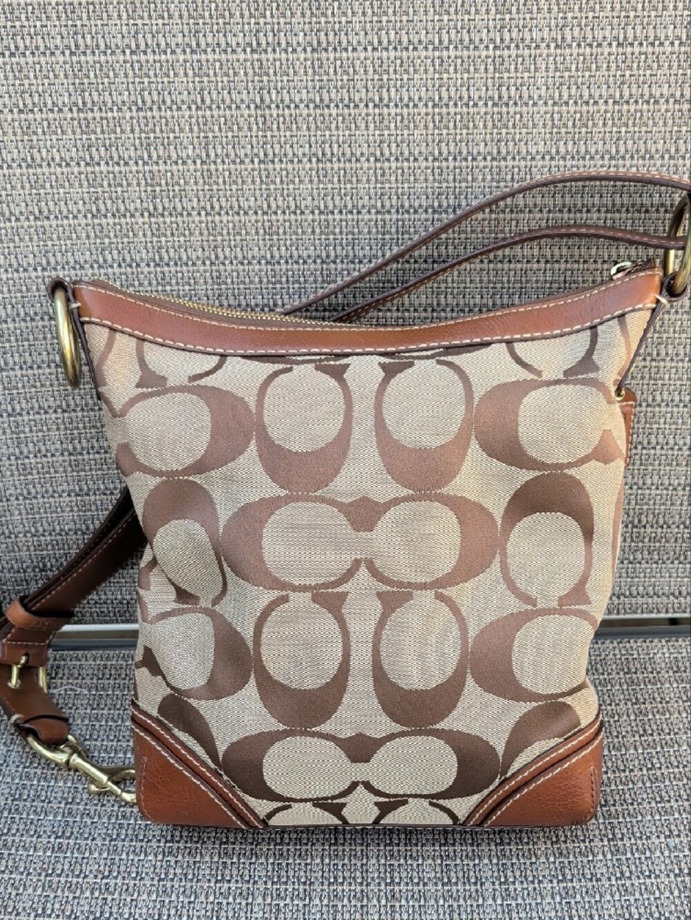 Coach Hampton Signature Shoulder Crossbody (F10542) - Picture 3 of 16